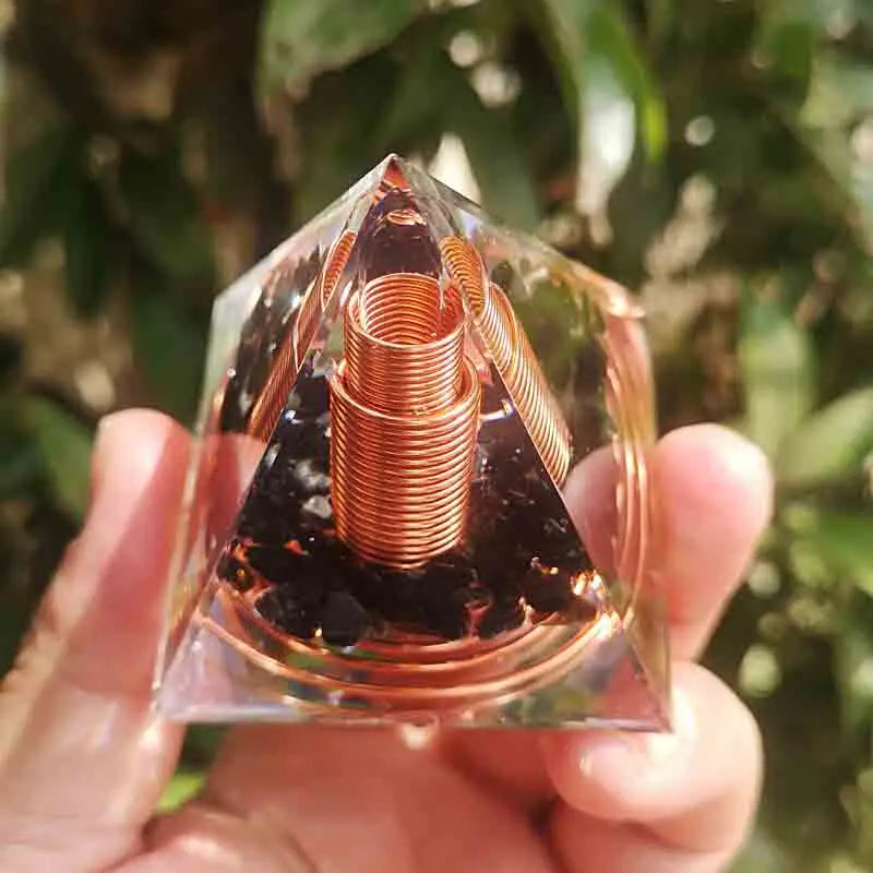 Spiralförmige Kupferdraht-Orgonit-Pyramide aus Obsidian – Heilenergie & Yoga-Meditations-Ornament