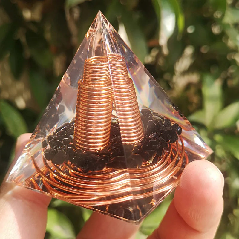 Spiralförmige Kupferdraht-Orgonit-Pyramide aus Obsidian – Heilenergie & Yoga-Meditations-Ornament